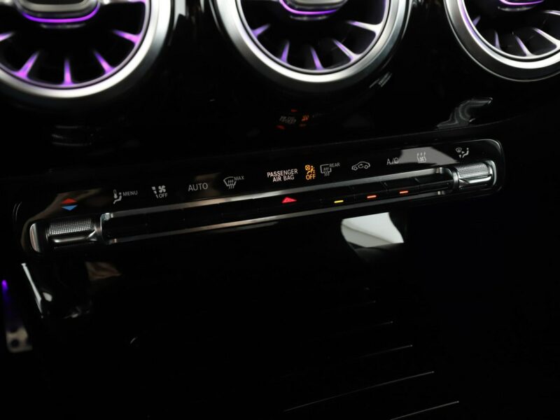 Mercedes A 250 FV23% PHEV AMG skóra/alcantara full LED navi kamery W177 (2018-)