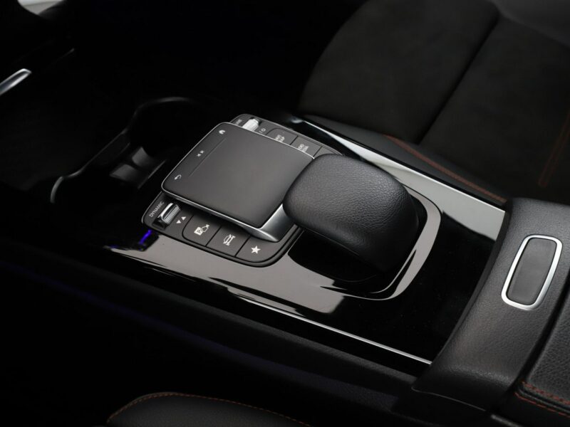 Mercedes A 250 FV23% PHEV AMG skóra/alcantara full LED navi kamery W177 (2018-)