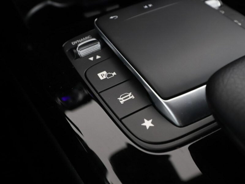Mercedes A 250 FV23% PHEV AMG skóra/alcantara full LED navi kamery W177 (2018-)