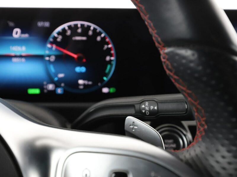 Mercedes A 250 FV23% PHEV AMG skóra/alcantara full LED navi kamery W177 (2018-)