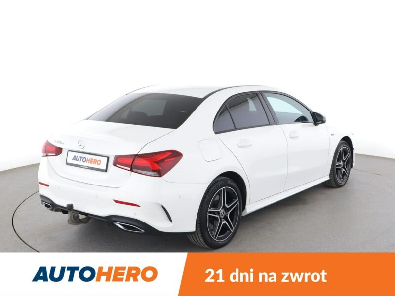 Mercedes A 250 FV23% PHEV AMG skóra/alcantara full LED navi kamery W177 (2018-)