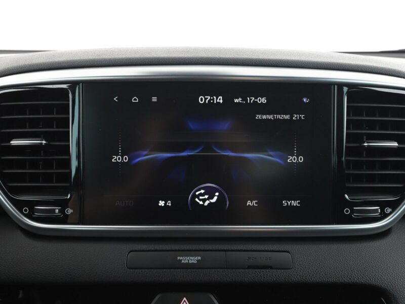 Kia Sportage lift 4x4 automat skóra full LED navi JBL grzane fotele i kanapa kamera IV (2016-2021)