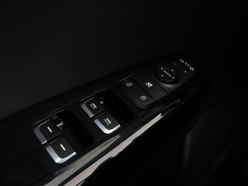 Kia Sportage lift 4x4 automat skóra full LED navi JBL grzane fotele i kanapa kamera IV (2016-2021)