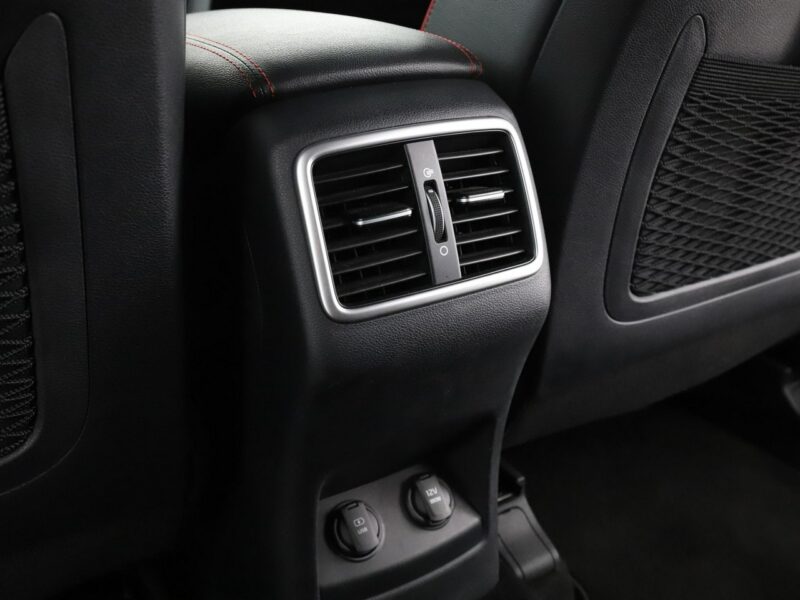 Kia Sportage lift 4x4 automat skóra full LED navi JBL grzane fotele i kanapa kamera IV (2016-2021)