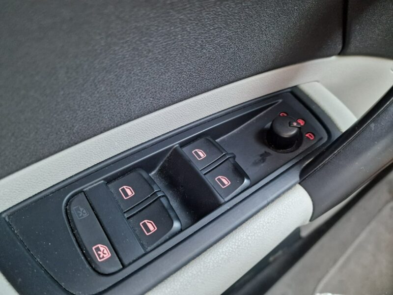 Audi A1 1.2 Benzyna 86 KM, Klimatyzacja, Alufelgi, Bluetooth, Isofix, Nawi 8X (2010-)