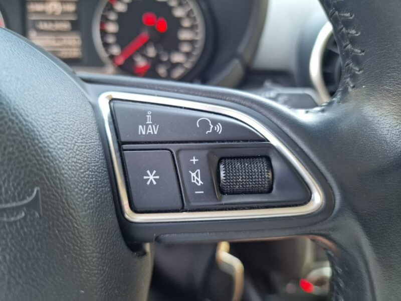 Audi A1 1.2 Benzyna 86 KM, Klimatyzacja, Alufelgi, Bluetooth, Isofix, Nawi 8X (2010-)