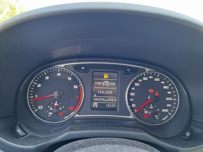 Audi A1 1.2 Benzyna 86 KM, Klimatyzacja, Alufelgi, Bluetooth, Isofix, Nawi 8X (2010-)