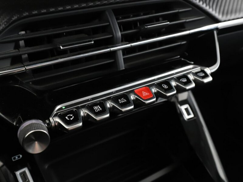 Peugeot 2008 navi kamera tempomat Bluetooth LED II (2019-)