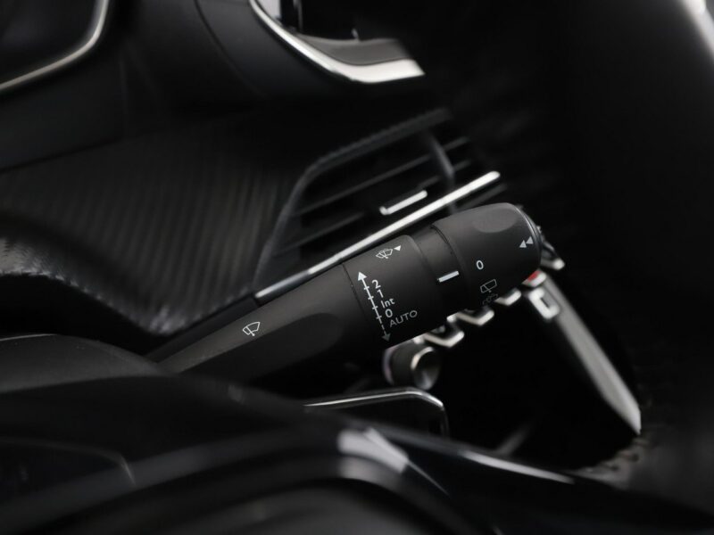 Peugeot 2008 navi kamera tempomat Bluetooth LED II (2019-)