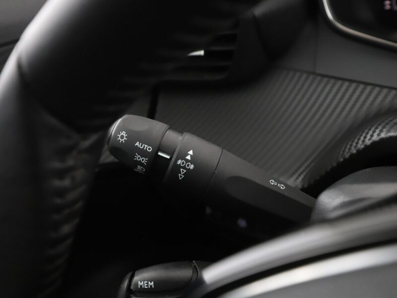 Peugeot 2008 navi kamera tempomat Bluetooth LED II (2019-)