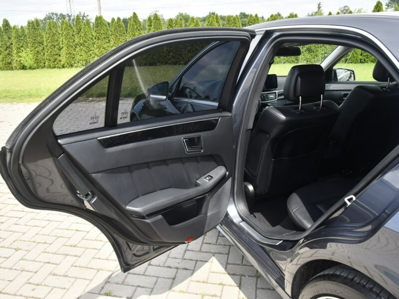 Mercedes E 200 2,2cdi Serwis.Klimatr 2 str.DVD.Skóry.Kam.Cof.Asystent Parkowania.Ledy W212 (2009-)