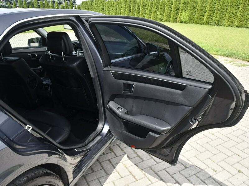 Mercedes E 200 2,2cdi Serwis.Klimatr 2 str.DVD.Skóry.Kam.Cof.Asystent Parkowania.Ledy W212 (2009-)