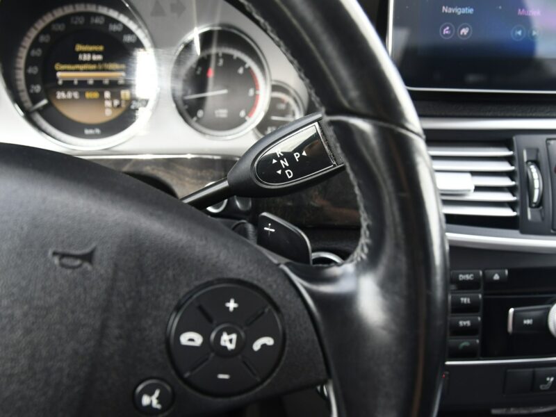Mercedes E 200 2,2cdi Serwis.Klimatr 2 str.DVD.Skóry.Kam.Cof.Asystent Parkowania.Ledy W212 (2009-)