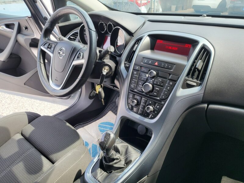 Opel Astra 1.4 Turbo 140 KM Z Niemiec Ładny Kolor Gwarancja Zapraszamy !!! J (2009-2019)