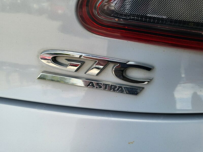 Opel Astra 1.4 Turbo 140 KM Z Niemiec Ładny Kolor Gwarancja Zapraszamy !!! J (2009-2019)