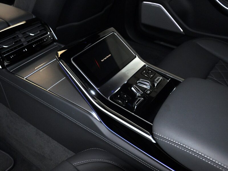 Audi A8 60TFSIe Quattro LONG DigitalLed B&O Kamery360 OśSkrętna TempomatACC TV D5 (2017-)