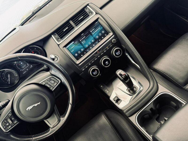 Jaguar F-PACE 2.0 D* 180 KM* AUTOMAT* 4x4* PANORAMA DACH* Zarejestrowany*