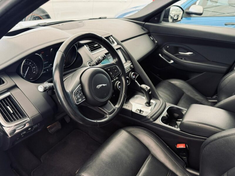 Jaguar F-PACE 2.0 D* 180 KM* AUTOMAT* 4x4* PANORAMA DACH* Zarejestrowany*