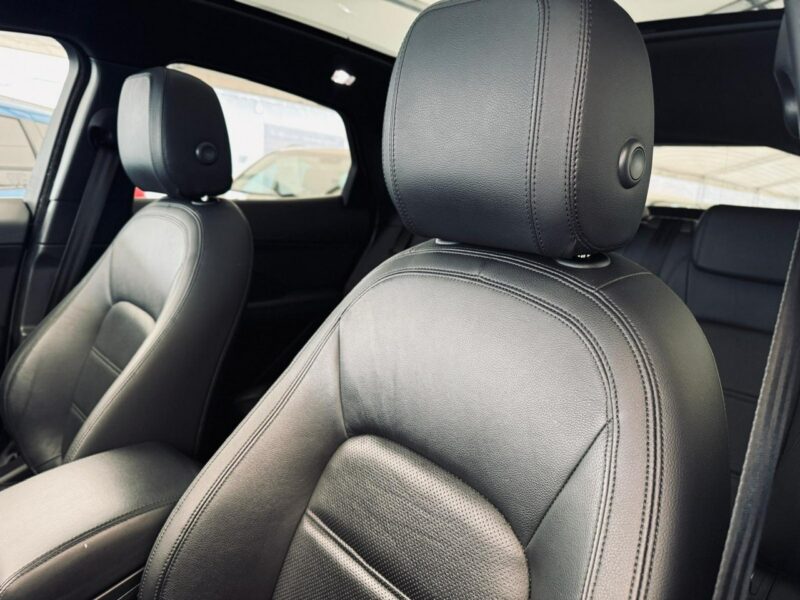 Jaguar F-PACE 2.0 D* 180 KM* AUTOMAT* 4x4* PANORAMA DACH* Zarejestrowany*