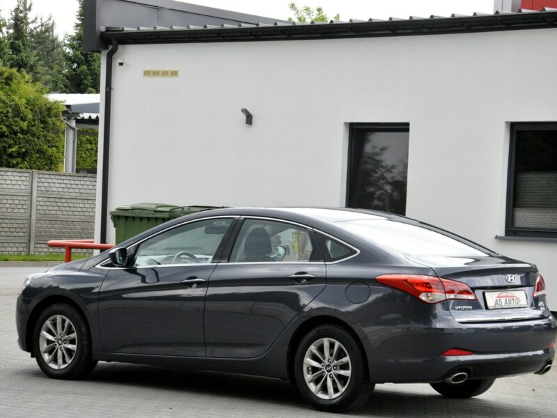 Hyundai i40 1.7CRDi(116KM)Style/Led/Serwisowany/Alu/Pod fotele/Niski przebieg