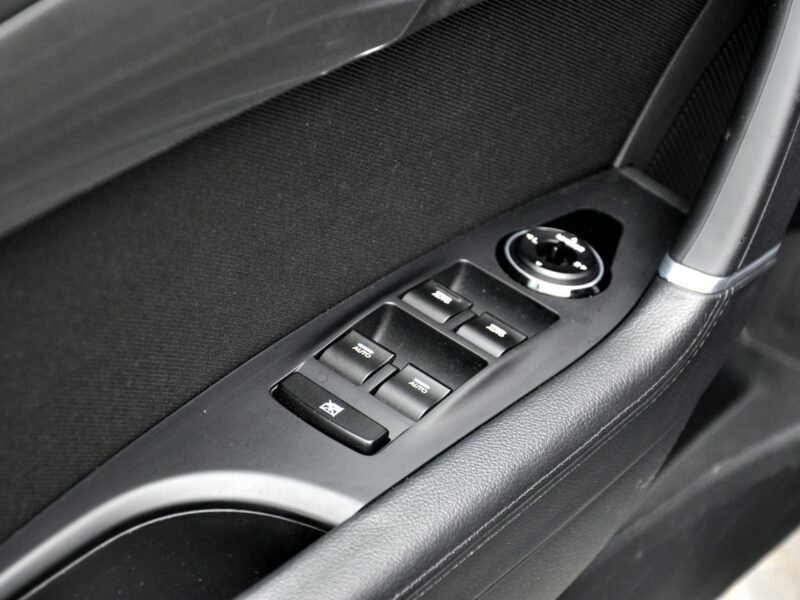 Hyundai i40 1.7CRDi(116KM)Style/Led/Serwisowany/Alu/Pod fotele/Niski przebieg