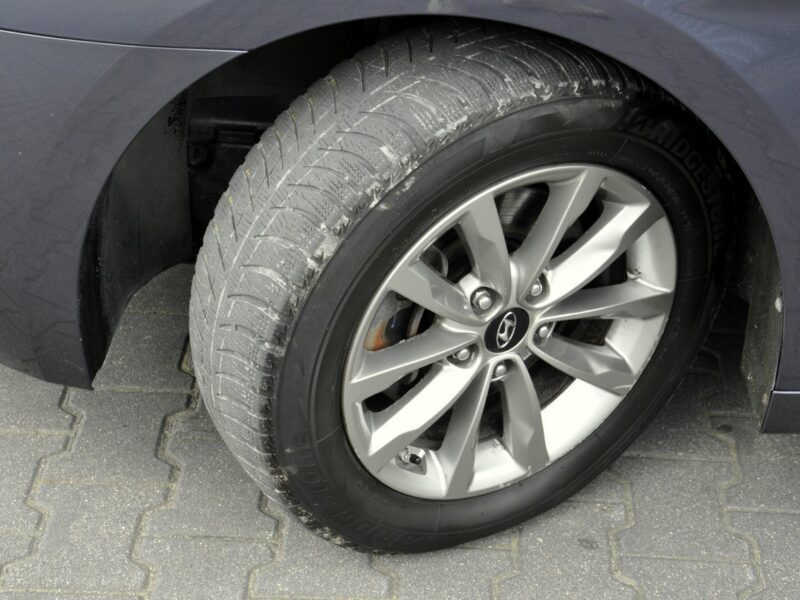 Hyundai i40 1.7CRDi(116KM)Style/Led/Serwisowany/Alu/Pod fotele/Niski przebieg