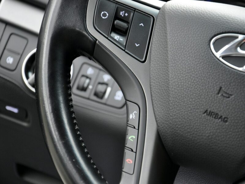 Hyundai i40 1.7CRDi(116KM)Style/Led/Serwisowany/Alu/Pod fotele/Niski przebieg