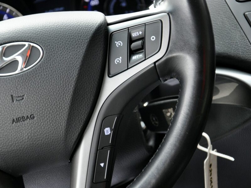 Hyundai i40 1.7CRDi(116KM)Style/Led/Serwisowany/Alu/Pod fotele/Niski przebieg
