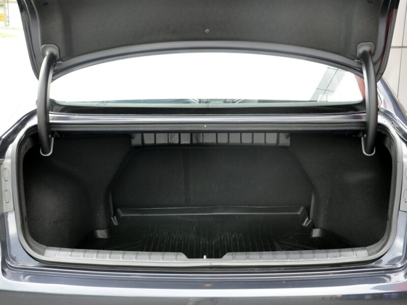 Hyundai i40 1.7CRDi(116KM)Style/Led/Serwisowany/Alu/Pod fotele/Niski przebieg