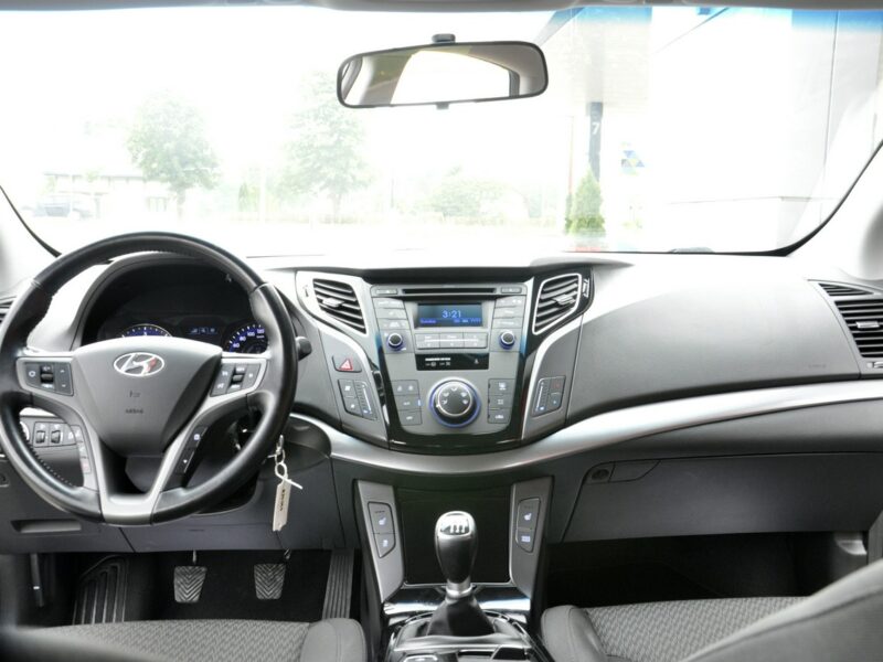 Hyundai i40 1.7CRDi(116KM)Style/Led/Serwisowany/Alu/Pod fotele/Niski przebieg