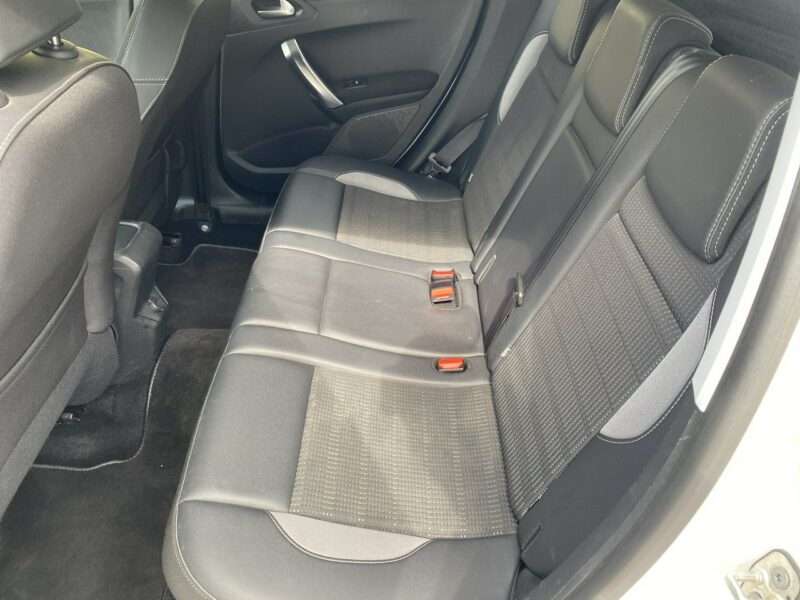 Peugeot 2008 Automat, kamera, po wymianie rozrządu i hamulców,nawigacja,klimatronik I (2013-2019)