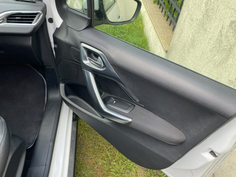 Peugeot 2008 Automat, kamera, po wymianie rozrządu i hamulców,nawigacja,klimatronik I (2013-2019)