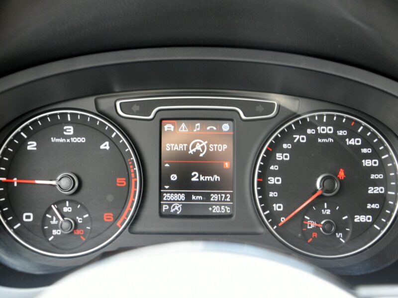 Audi Q3 2,0TDi 177KM Quattro/Skóra/LED/Xenon/PDC/Panorama/Serwis/LaneAssist I (2011-2018)