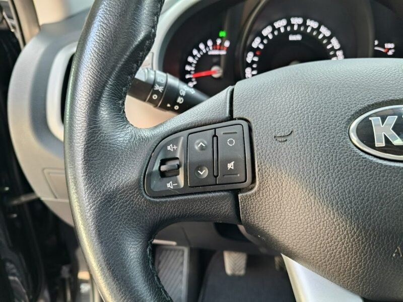 Kia Sportage 1.6 135KM Kamera,Navi, Panorama, Skóra,HandsFree,GrzaneFotele III (2010-2015)