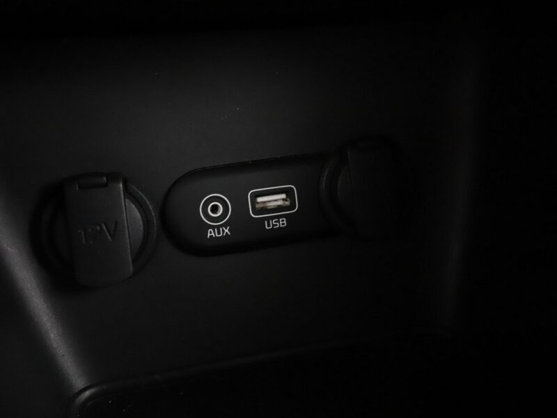 Kia Pro_cee'd navi klima auto grzane fotele kamera i czujniki parkowania
