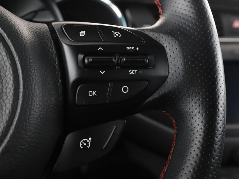 Kia Pro_cee'd navi klima auto grzane fotele kamera i czujniki parkowania