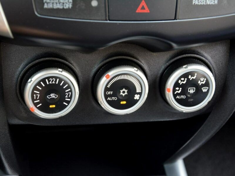 Mitsubishi ASX 1.6 ben (117 KM) Klimatronic Grzane fotele ALU 17