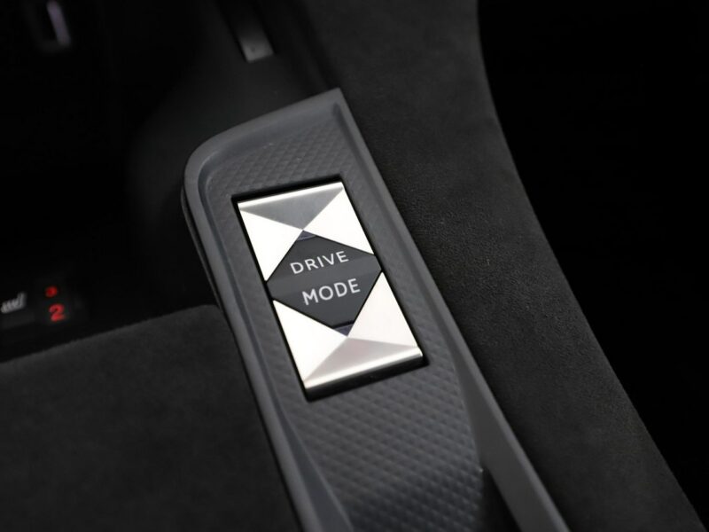 DS Automobiles DS 7 Crossback 2.0HDi Performance Line Automat Navi Panorama Tempomat Focal Kamera360
