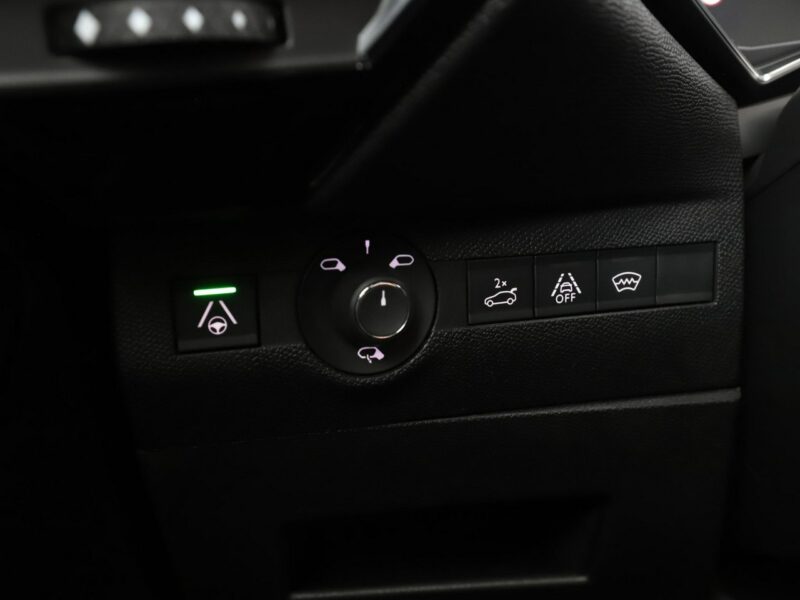DS Automobiles DS 7 Crossback 2.0HDi Performance Line Automat Navi Panorama Tempomat Focal Kamera360