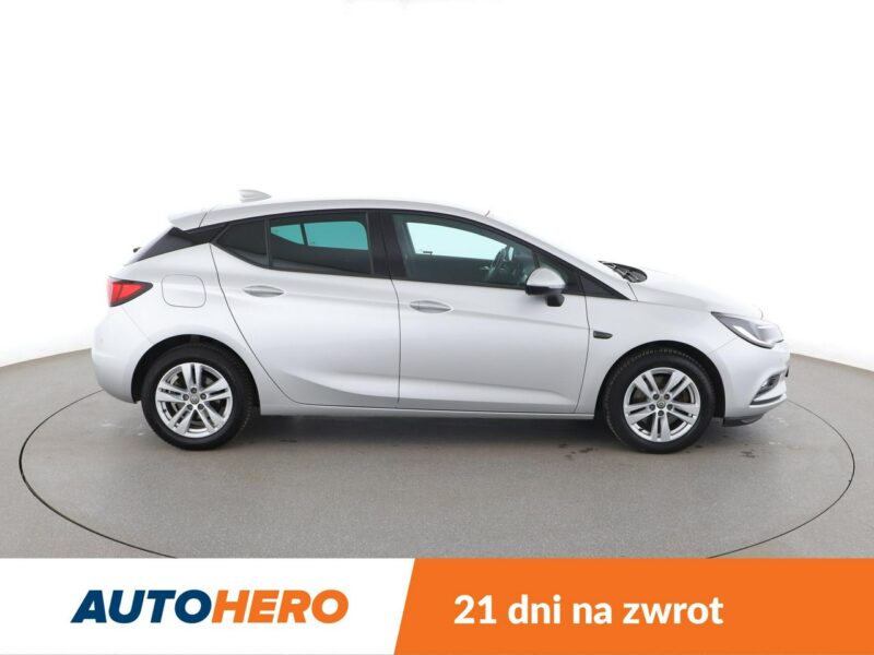 Opel Astra automat navi klima auto kamera i czujniki parkowania grzane fotele K (2015-2021)
