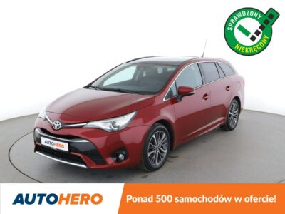 Toyota Avensis automat skóra panorama navi grzane fotele kamera i czujniki parkowania III (2009-)