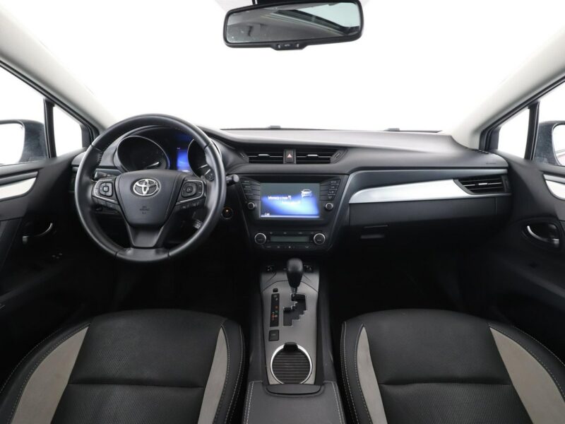 Toyota Avensis automat skóra panorama navi grzane fotele kamera i czujniki parkowania III (2009-)