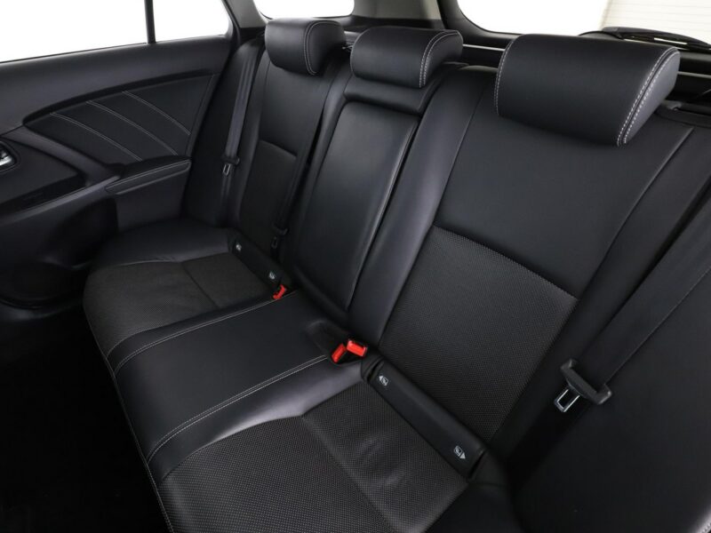 Toyota Avensis automat skóra panorama navi grzane fotele kamera i czujniki parkowania III (2009-)