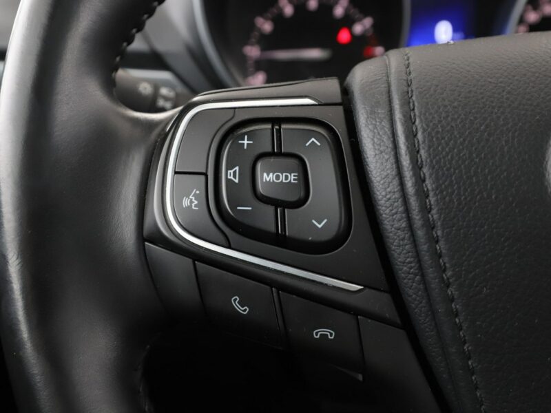 Toyota Avensis automat skóra panorama navi grzane fotele kamera i czujniki parkowania III (2009-)