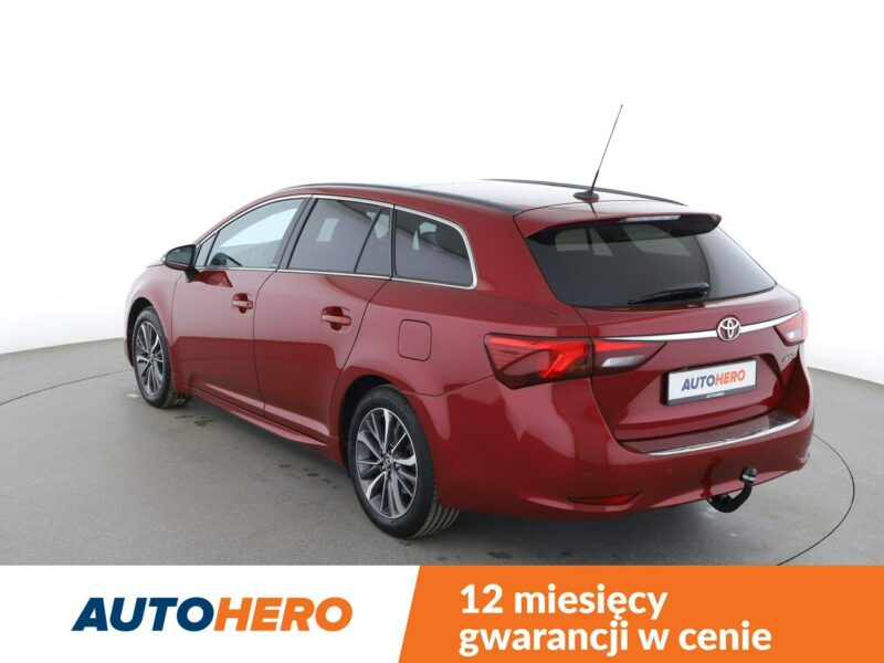 Toyota Avensis automat skóra panorama navi grzane fotele kamera i czujniki parkowania III (2009-)