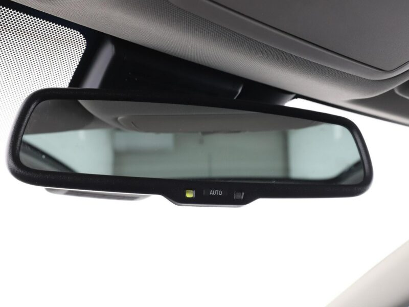 Toyota Avensis automat skóra panorama navi grzane fotele kamera i czujniki parkowania III (2009-)