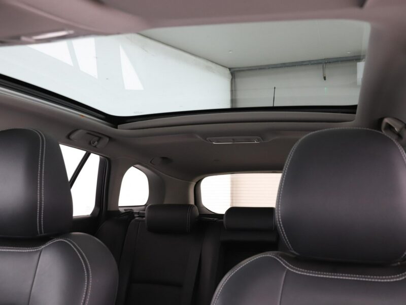 Toyota Avensis automat skóra panorama navi grzane fotele kamera i czujniki parkowania III (2009-)