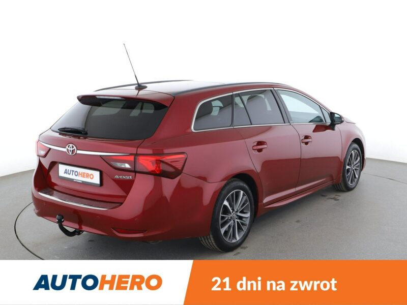 Toyota Avensis automat skóra panorama navi grzane fotele kamera i czujniki parkowania III (2009-)