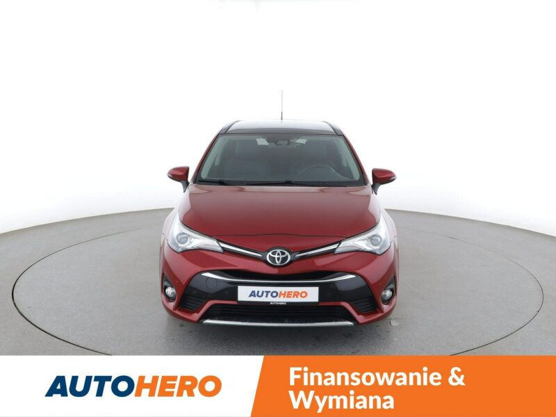Toyota Avensis automat skóra panorama navi grzane fotele kamera i czujniki parkowania III (2009-)