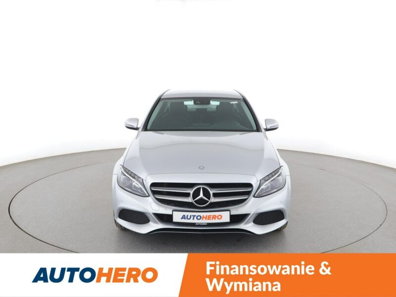 Mercedes C 180 automat półskóra full LED el. sterowane i ogzrewane fotele W205 (2014-2021)
